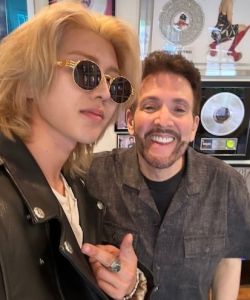 With Caixukun